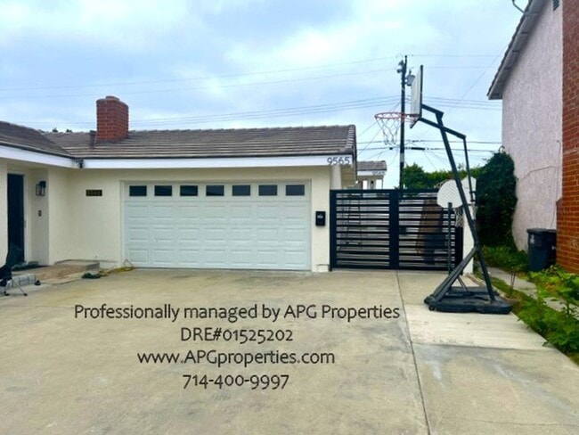 Photo - 9565 Mansor Ave House