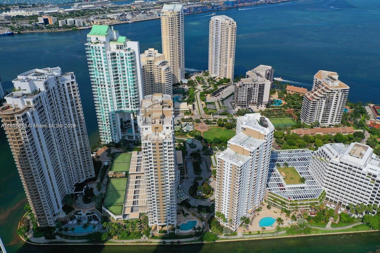 Foto principal - 801 Brickell Key Blvd