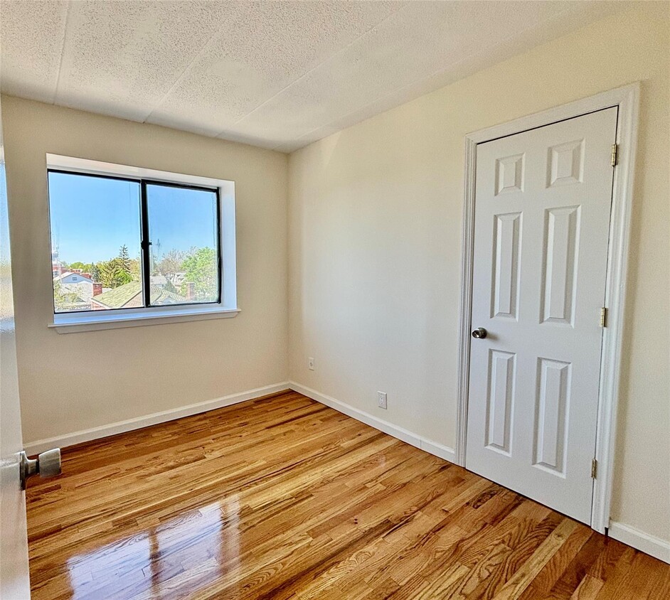 Foto principal - 145-18-145-34 34th Ave