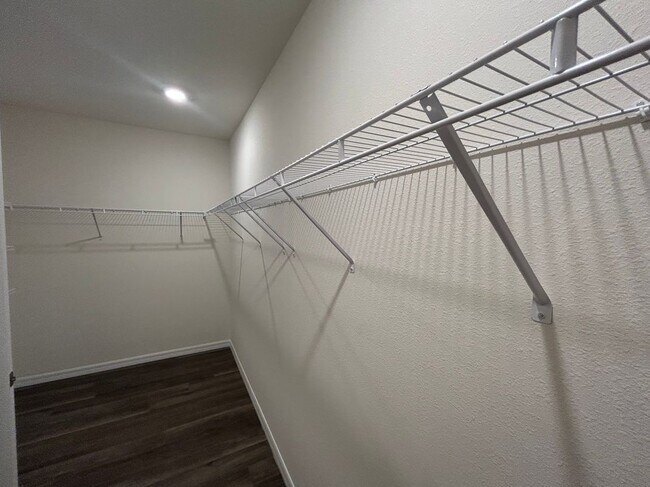 Foto del edificio - 3377 Wakefield Dr