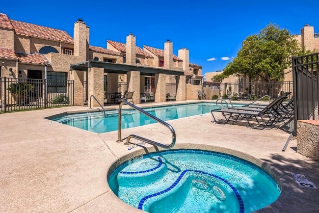 Photo - 1025 E Highland Ave Townhome