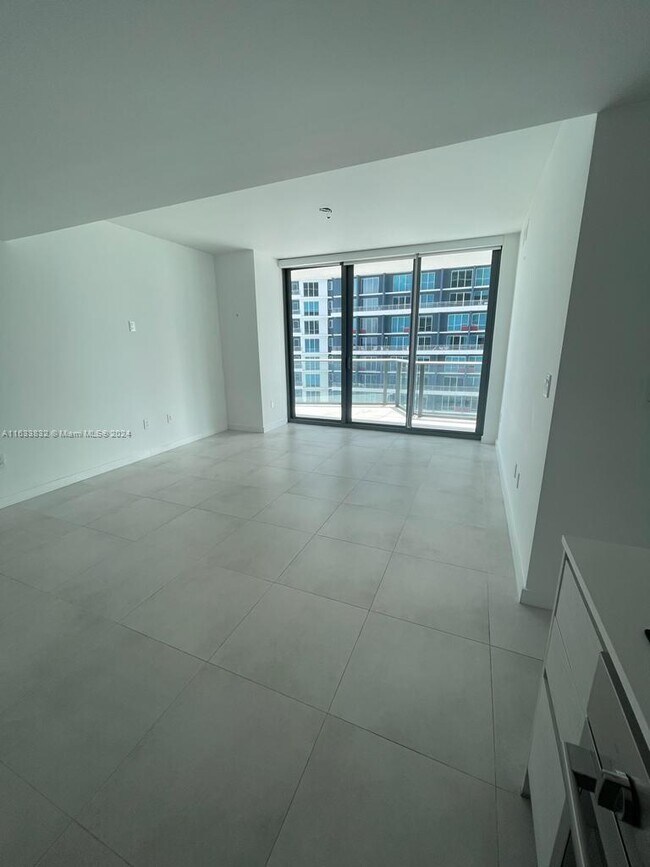 Building Photo - 1300 S Miami Ave