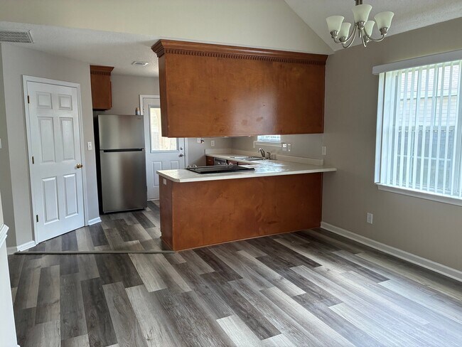 Building Photo - 301 Strawbridge Ln