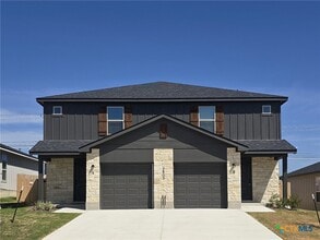 Building Photo - 3809 American Elm Dr
