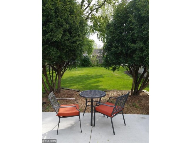 Foto del edificio - 3237 Dakota Ave S