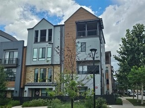 Building Photo - 4600 Freedom Dr