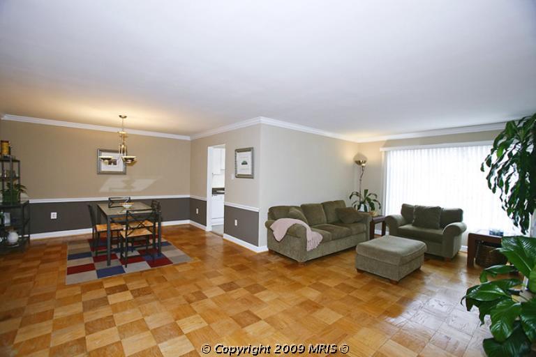 Living/Dinning - 5301 Westbard Cir