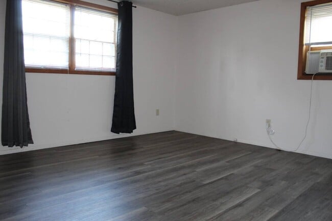 Building Photo - 1320 21st St