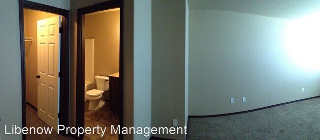 Building Photo - 3 br, 2.5 bath Apartment - 2100 N Chestnut St