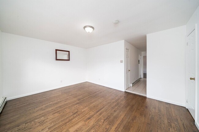 Building Photo - 58 Bergen Ave