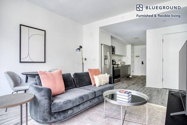 Building Photo - 949 1st St SE