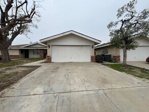 Building Photo - 210 Douglas St