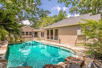 Building Photo - 3406 Forest Village Dr