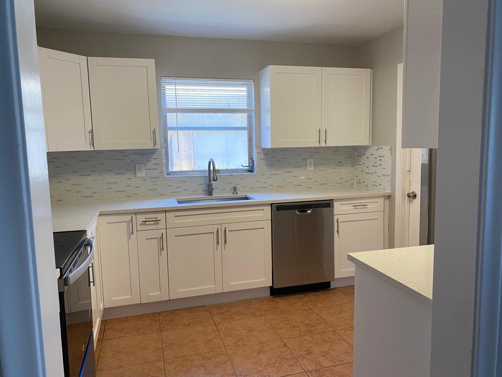 Foto principal - 823 S Lake Dr