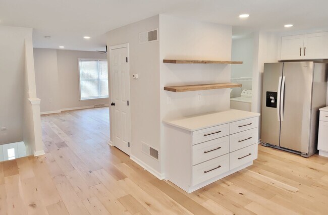 Foto del edificio - 3 Bed / 2-1/2 Bath Single Family Home