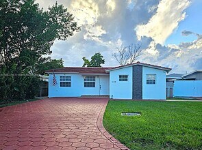 Building Photo - 3130 SW 65th Ave