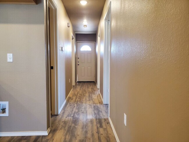 Foto del edificio - Limited-Time Move-In Special — $200 Off Your First Month’s Rent!