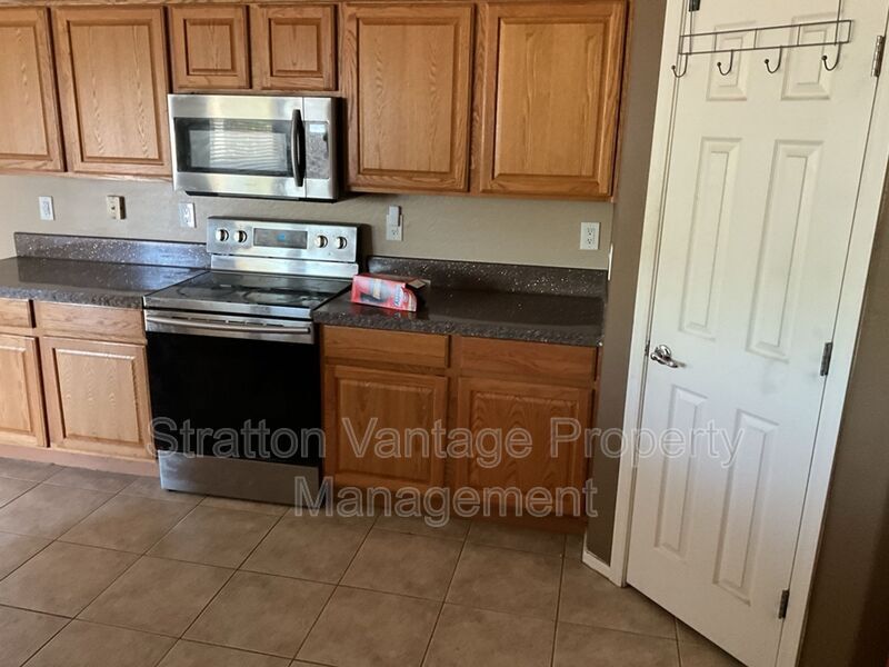 Foto del edificio - 44336 Juniper Ave