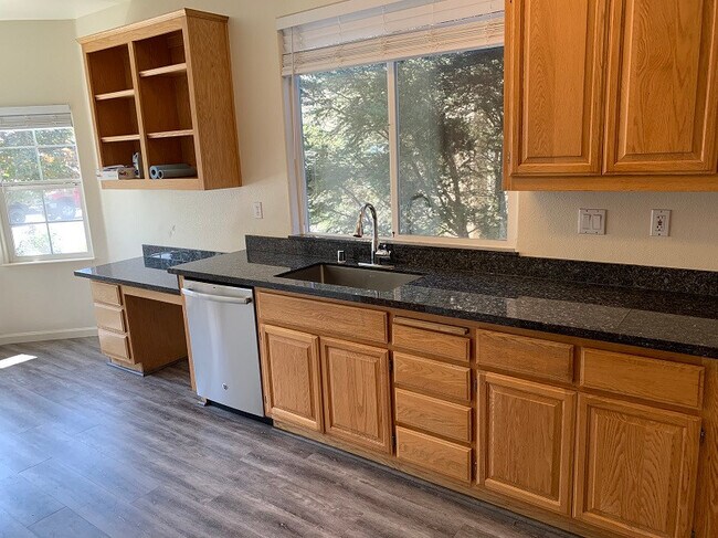 Building Photo - Renovated Single Level Three Bedroom Napa ...