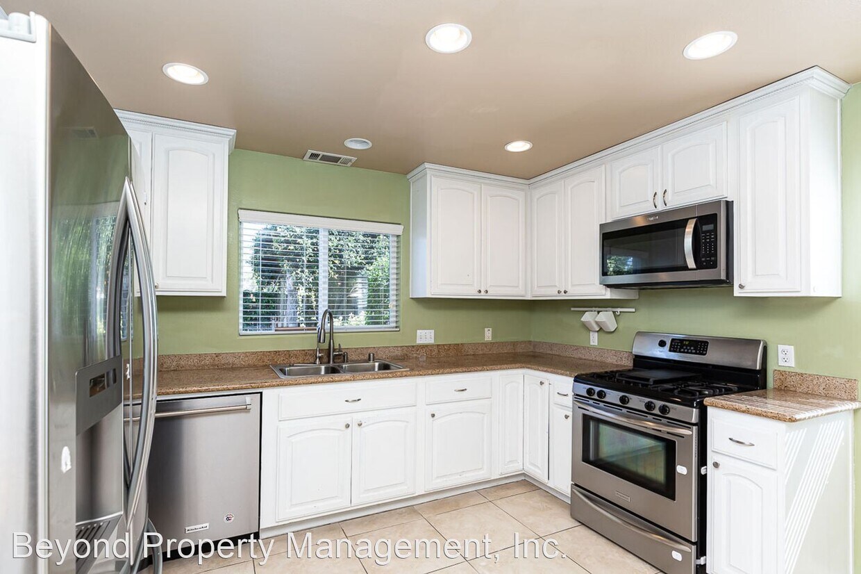 Primary Photo - 3 br, 2.5 bath House - 3944 Alpha St
