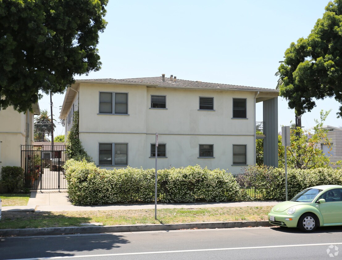 Building Photo - 3800 Marcasel Ave