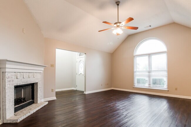 Foto del edificio - 105 Norma Carol Cove