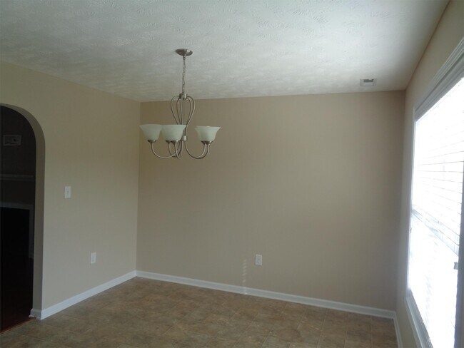 Building Photo - 184 Roanoke Dr