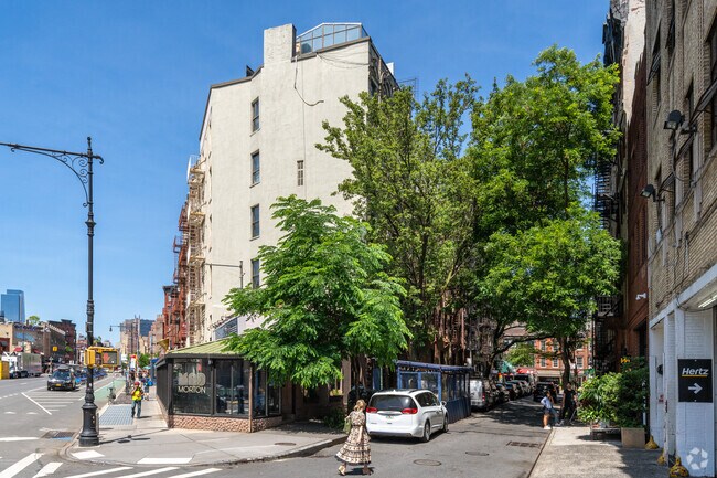 Building Photo - 47-49 7th Ave