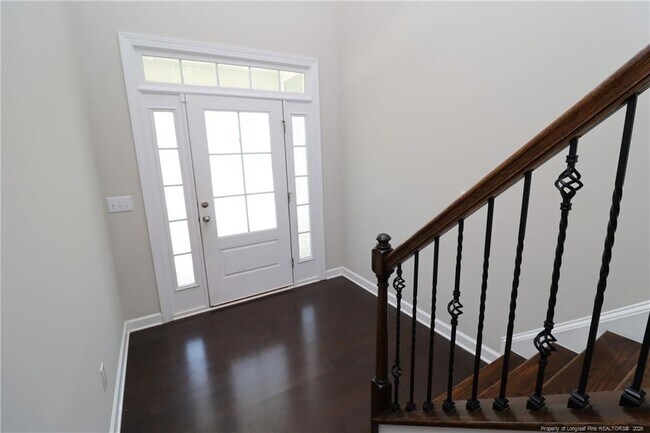 Foto del edificio - 240 Mystwood Hollow Cir