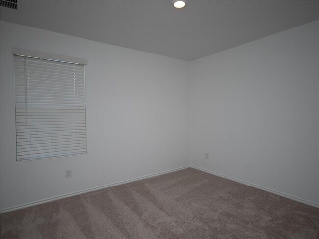 Foto del edificio - 204 Burt Rainey Ln