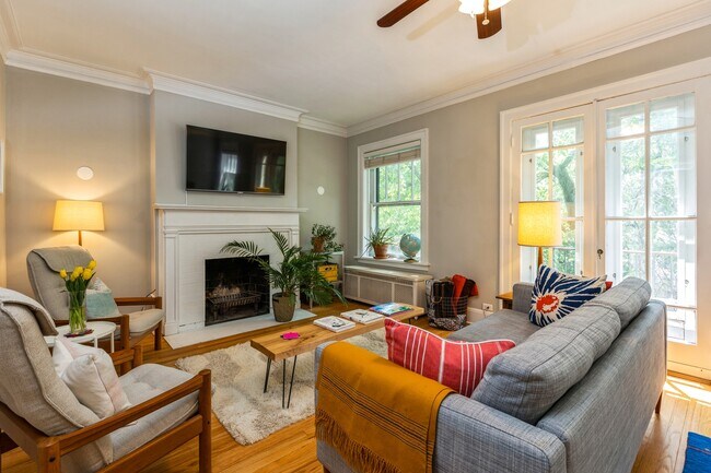 Foto del edificio - 548 W Fullerton Pkwy