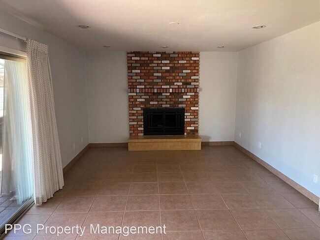 Foto del edificio - 5 br, 2 bath House - 4409 E Grandview Rd