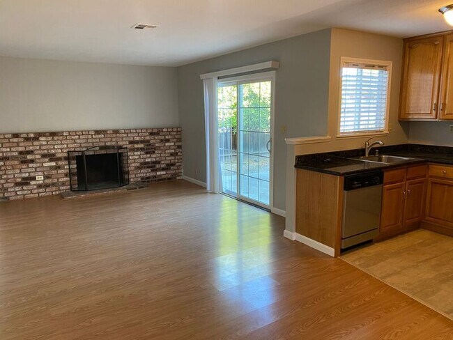 Building Photo - 2176 Fairway Glen Dr