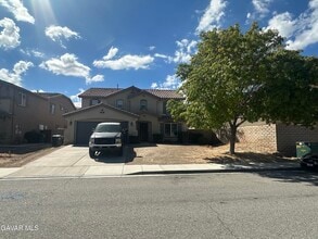 Building Photo - 3002 Jojoba Terrace