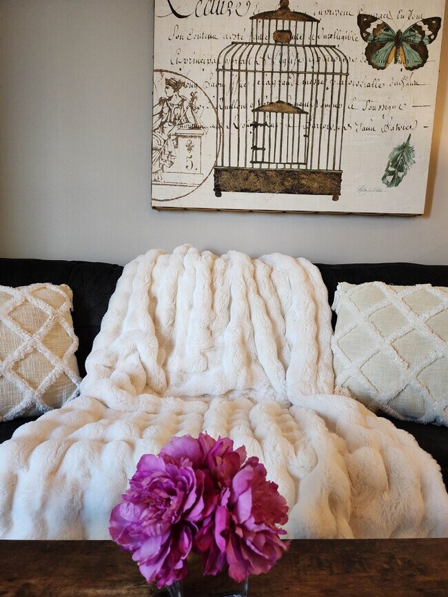 Building Photo - 11800 Front Beach Rd