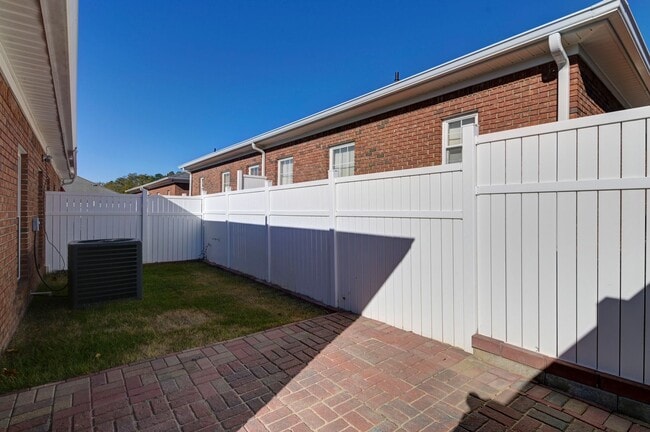 Building Photo - Updated All-Brick Patio Home – Minutes from I-20