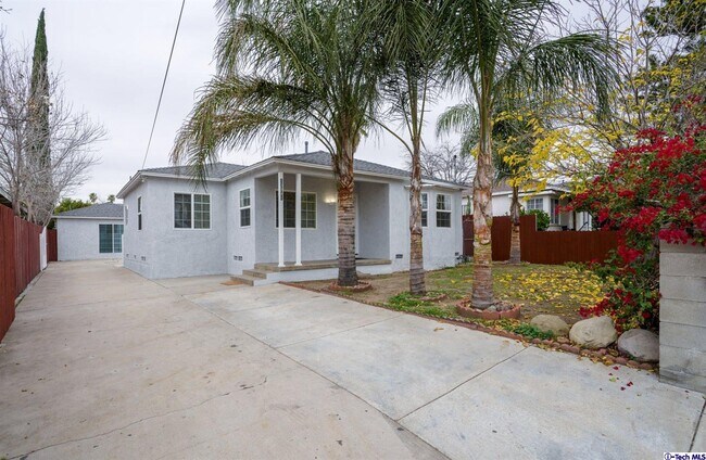 Building Photo - 13943 Aztec St