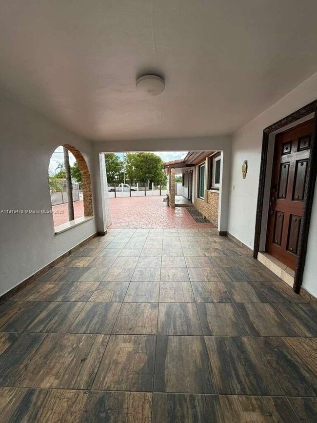 Foto del edificio - 8700 SW 19th Terrace