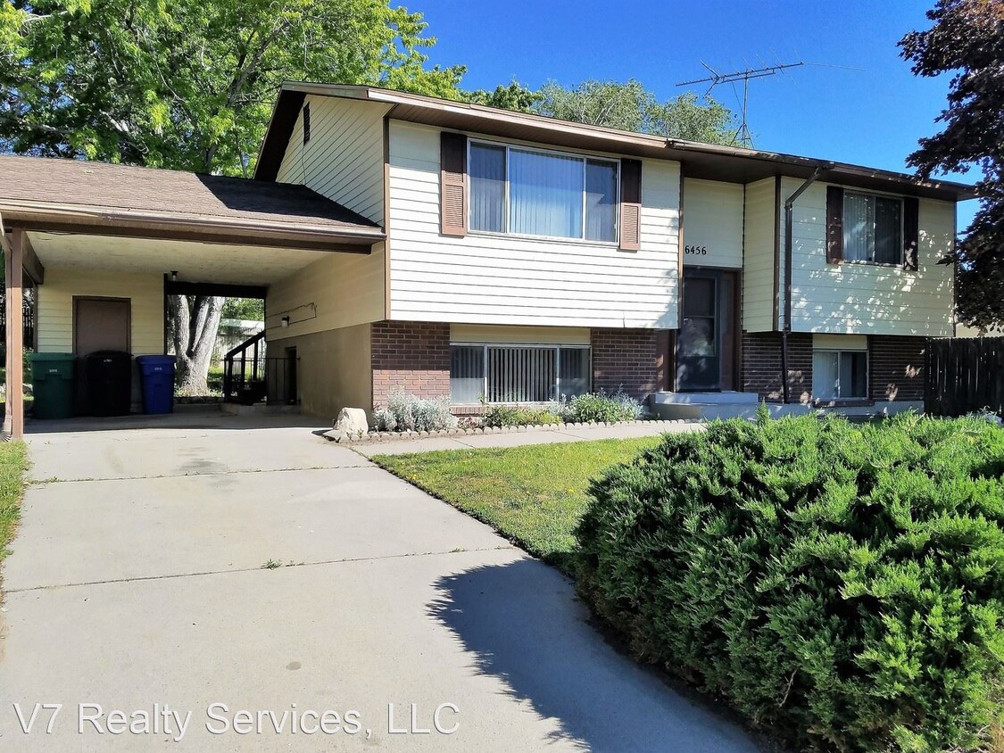 Primary Photo - 4 br, 2 bath House - 6456 S. Daffodil Way