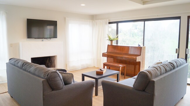 Foto del edificio - 633 Radcliffe Ave