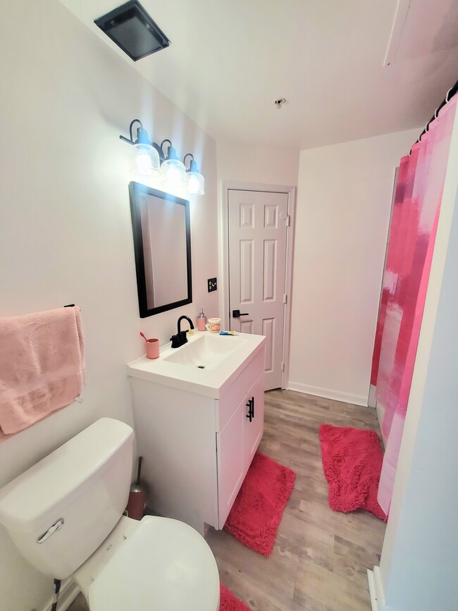 Foto del edificio - 9720 Lake Pointe Ct