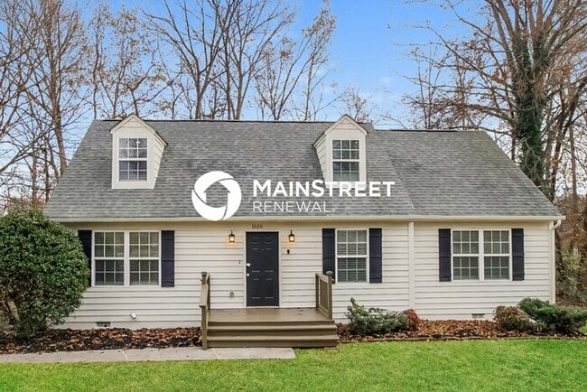 Building Photo - 3 Bedroom Pet-Friendly Home in KNOXVILLE, TN with Main Street Renewal