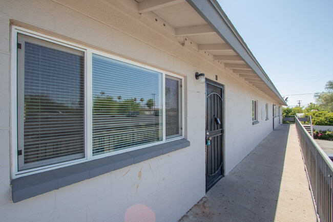 Building Photo - 1412 N 35TH ST UNIT 11, PHOENIX AZ