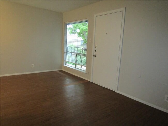 Building Photo - 1706 Patton Ln