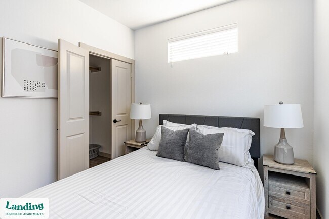 Foto del edificio - 1000 Henderson St