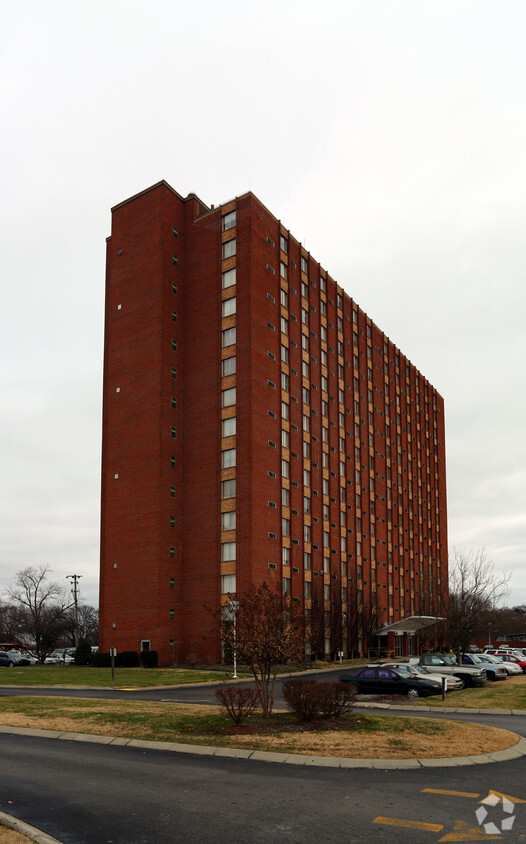 Primary Photo - Radnor Towers