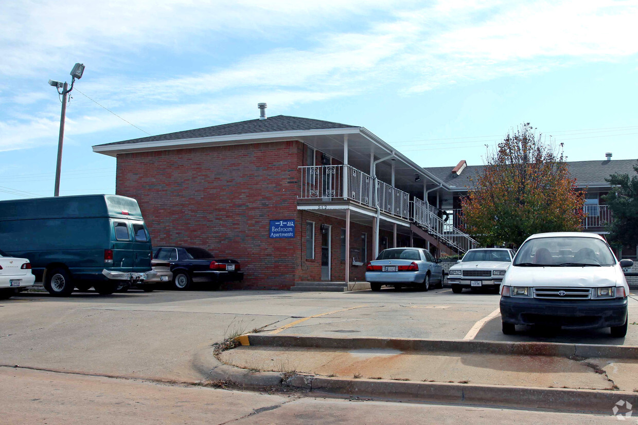 Building Photo - Embrey Apartments