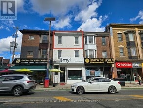 Building Photo - 608 Bloor St W