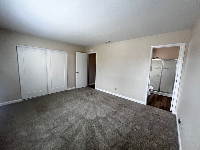 Foto del edificio - East Petaluma Four Bedroom Home