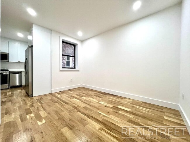 Building Photo - BRAND NEW 4 BED 2 BATH WITH W/D IN UNIT!